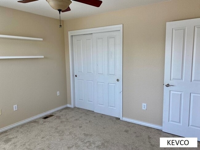 Building Photo - Amazing Three Bedroom Home With Office Space