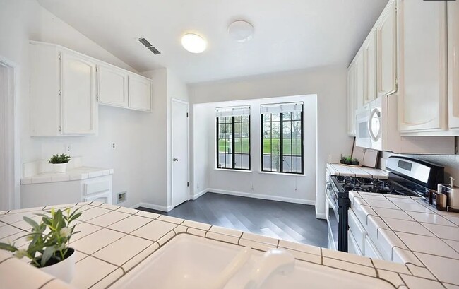 Building Photo - 4401 Careyback Ave