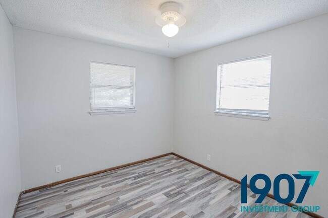 Building Photo - 608 N Janeway Ave