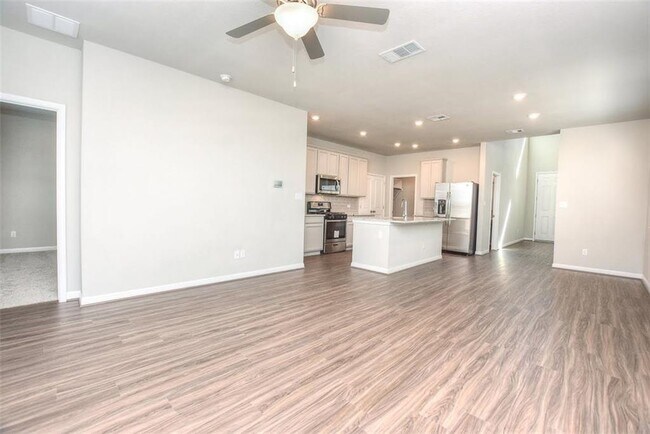 Building Photo - 228 McFarland St