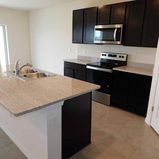 Building Photo - 17329 Reserva Dr