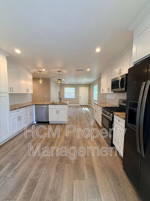 Building Photo - 874-876 North Orange St