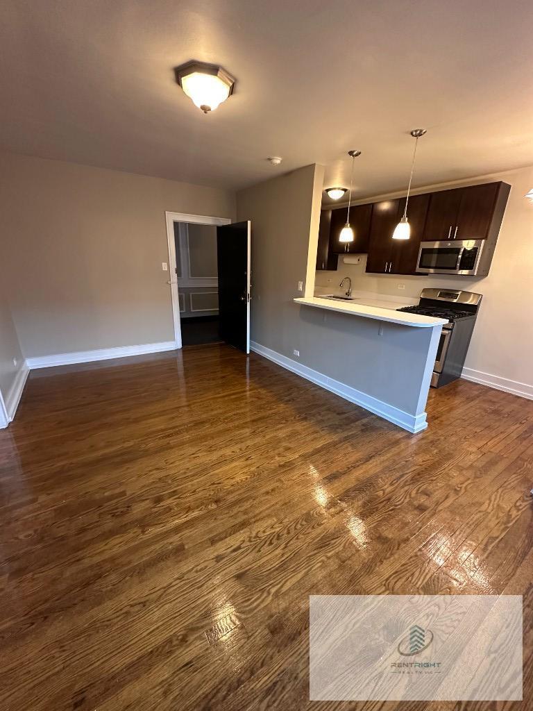 Building Photo - 1712 W Albion Ave