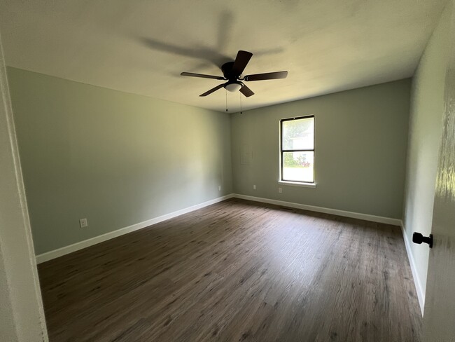 Master bedroom - 3809 W Sylvania St