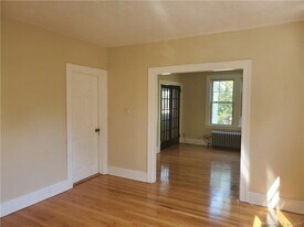 Building Photo - 51 Love Ln