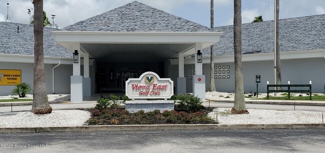 Building Photo - 2631 Canterbury Cir