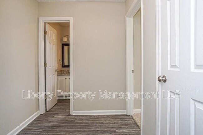 Building Photo - 1517 Clan Campbell Dr