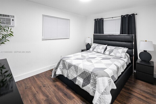 Building Photo - 1371 NE 110th Terrace