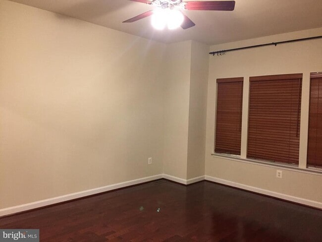 Building Photo - 2202 Leesborough Dr