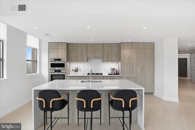 Building Photo - 1201 N Royal St