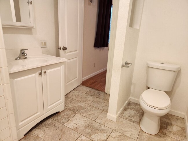 Building Photo - COMING SOON ~ 2 Bed / 2 Bath w/ Oversized 2 Car Garage