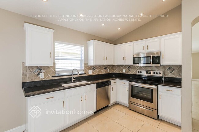 Building Photo - 10206 Hunters Haven Blvd