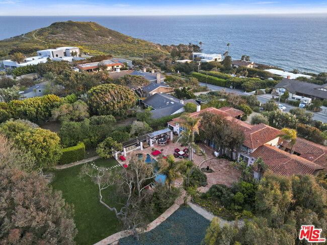 Building Photo - 7332 Birdview Ave