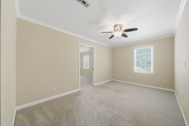 Building Photo - Beautifully Crafted 4BR Home with Sunroom, Office & Prime Location Near Downtown Hickory!