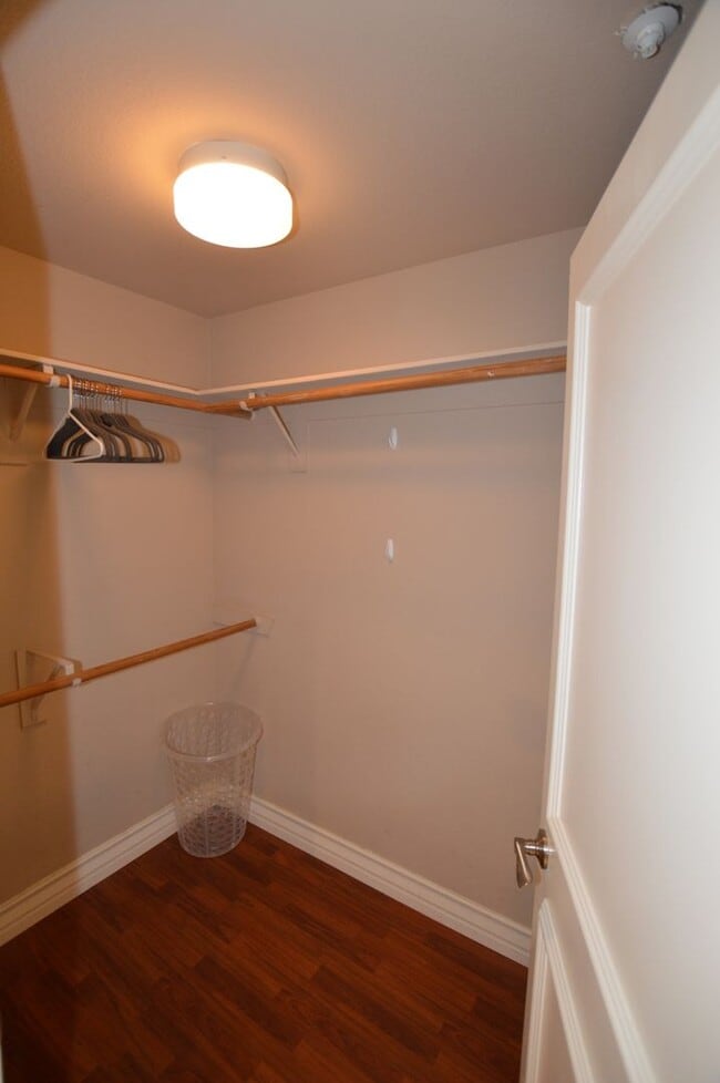 Building Photo - Meridian STUDIO Condo Fully Furnished w/Ma...