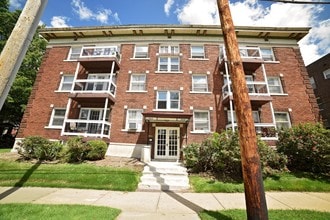 Building Photo - 902 E 39th ST