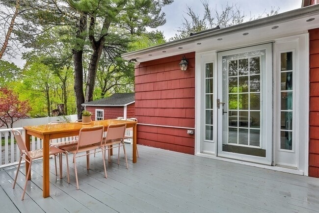 Building Photo - 107 Greenwood St