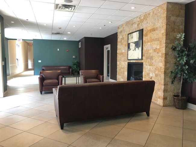 Building Photo - 10 Regent St