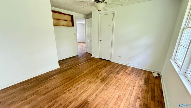 Building Photo - 118 Brockway Ave