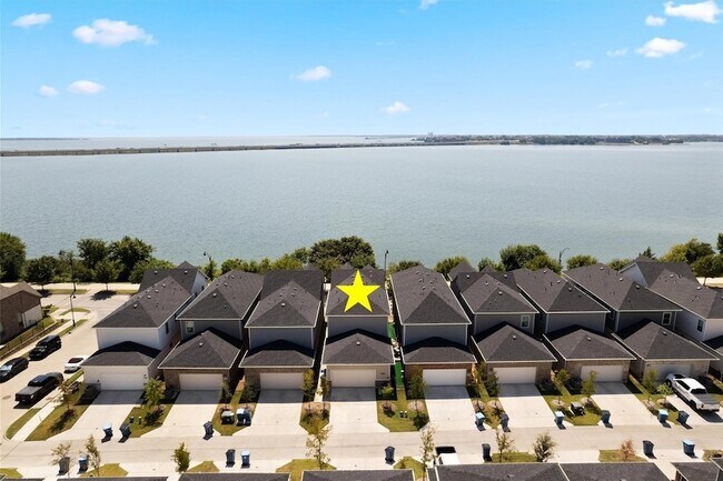 Building Photo - 7309 Sunset Blvd