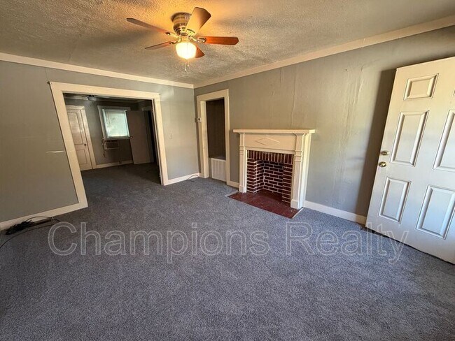 Building Photo - 2802 Pecan St