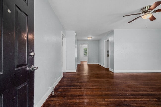 Building Photo - Cozy 3 Bedroom, 1 Bath Home - Spacious Liv...