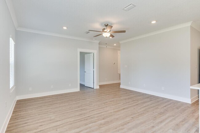 Building Photo - 170 Bradford Ct