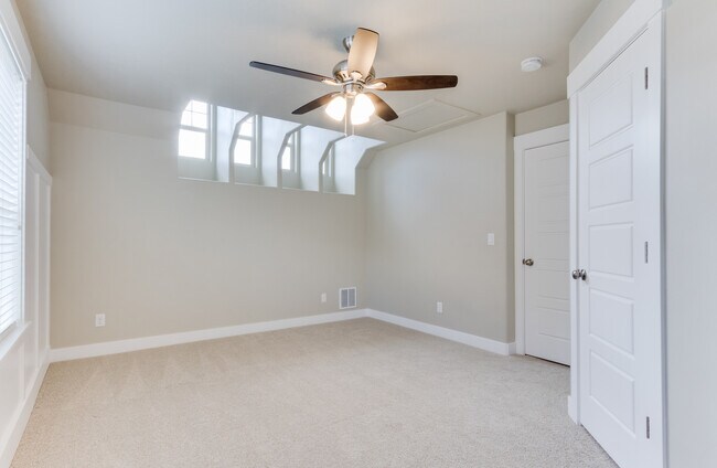 Building Photo - Mapleton Home