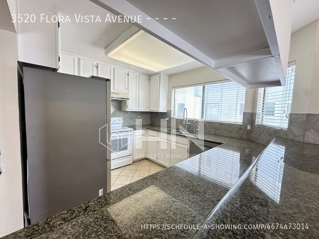Building Photo - 3520 Flora Vista Ave