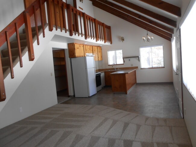 Building Photo - 17297 Golden Eye Dr