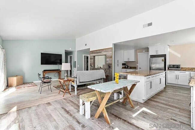 Building Photo - 1570 Avenida De Los Lirios