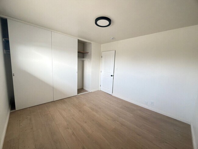 Building Photo - 2400 Del Mar Ave