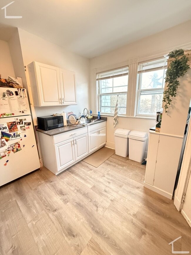 Building Photo - Nice 3 bed in Brighton