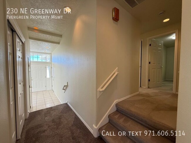 Building Photo - 230 NE Greenway Dr