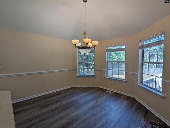 Building Photo - 112 Glen Eagle Cir