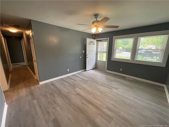 Building Photo - 1422 Grandview Dr
