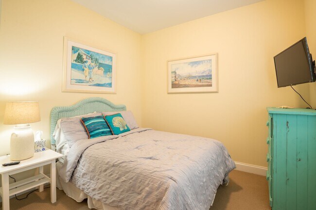 Building Photo - Mellow Yellow @ 1114 Bonito Lane #1