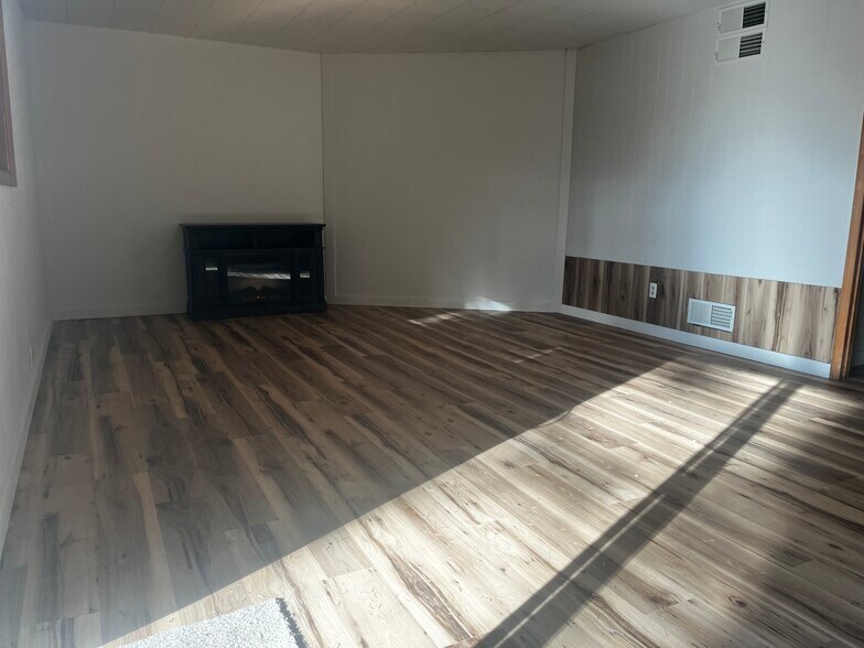 Living Room - 4310 Pacific Way