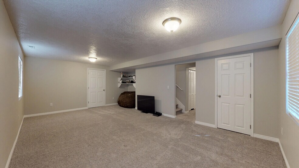 Building Photo - 4058 Valderrama