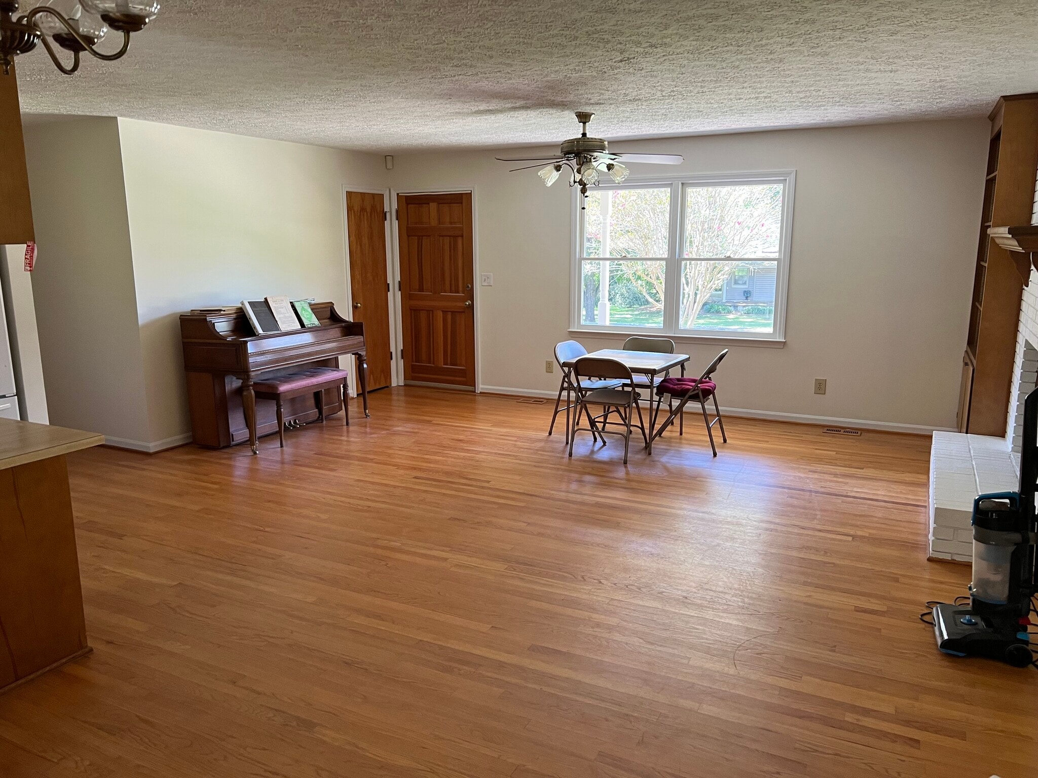 Building Photo - 110 Wellington St