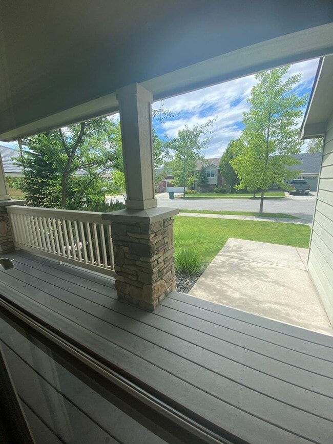 Building Photo - LARGE SINGLE FAMILY HOME ON CORNWALL (RPM#220)