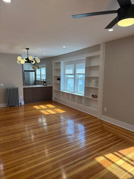 Building Photo - 64 Rochambeau Ave