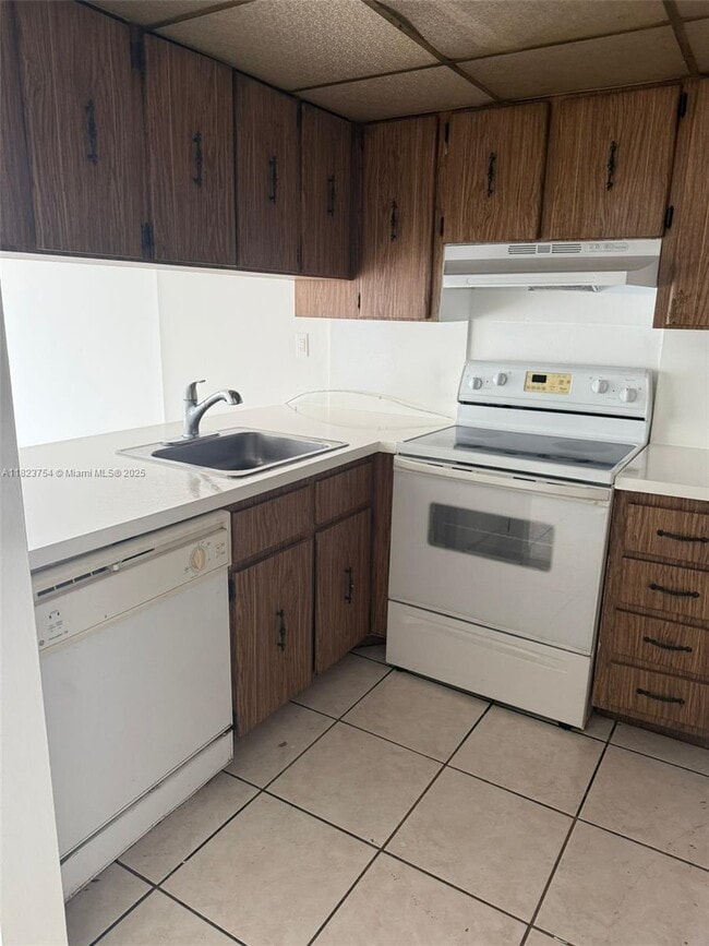 Building Photo - 16465 NE 22nd Ave