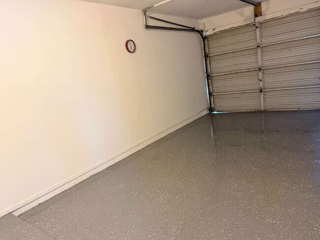 Building Photo - "Charming 2-Bedroom Oasis in South Gulf Cove with Modern Comforts!"