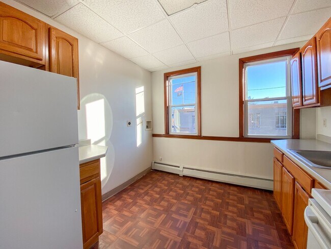 Building Photo - 1-3 Webster St / Amauta Apartments LLC