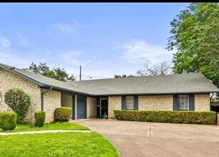 Building Photo - 2712 Thrushwood Dr