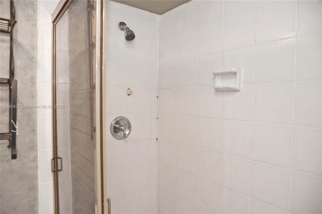 Building Photo - 19216 NE 25th Ave