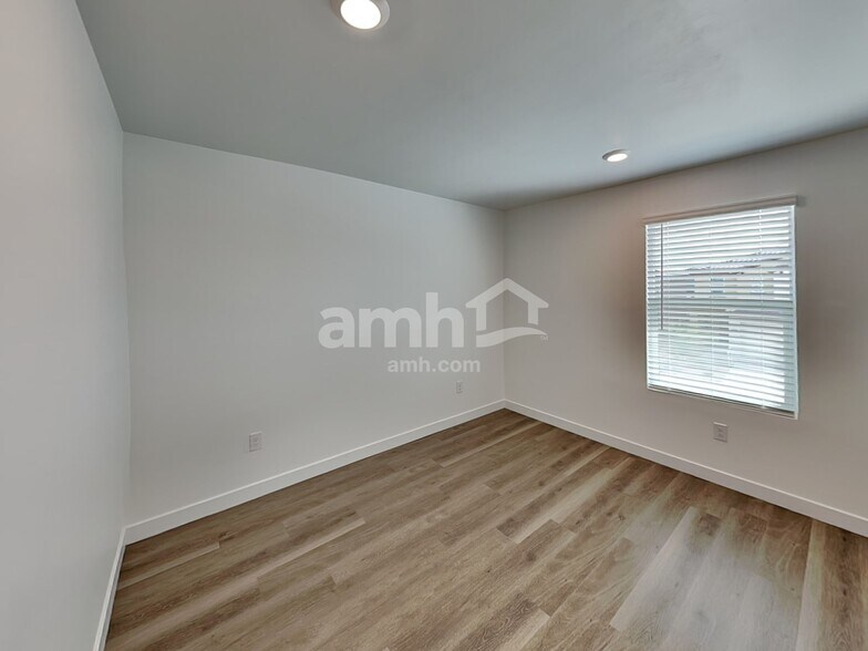Building Photo - 6477 E Paseo Baranda