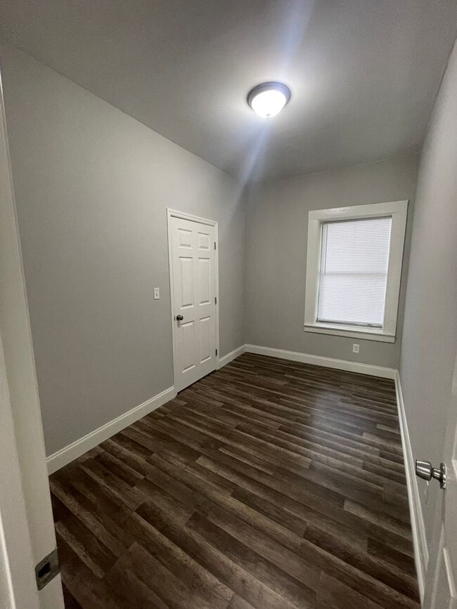 Building Photo - 419 Cumberland Dr