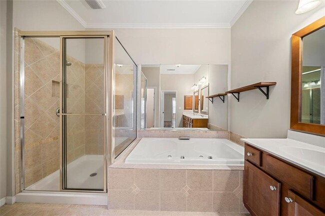 Building Photo - 6424 Queens Court Trace